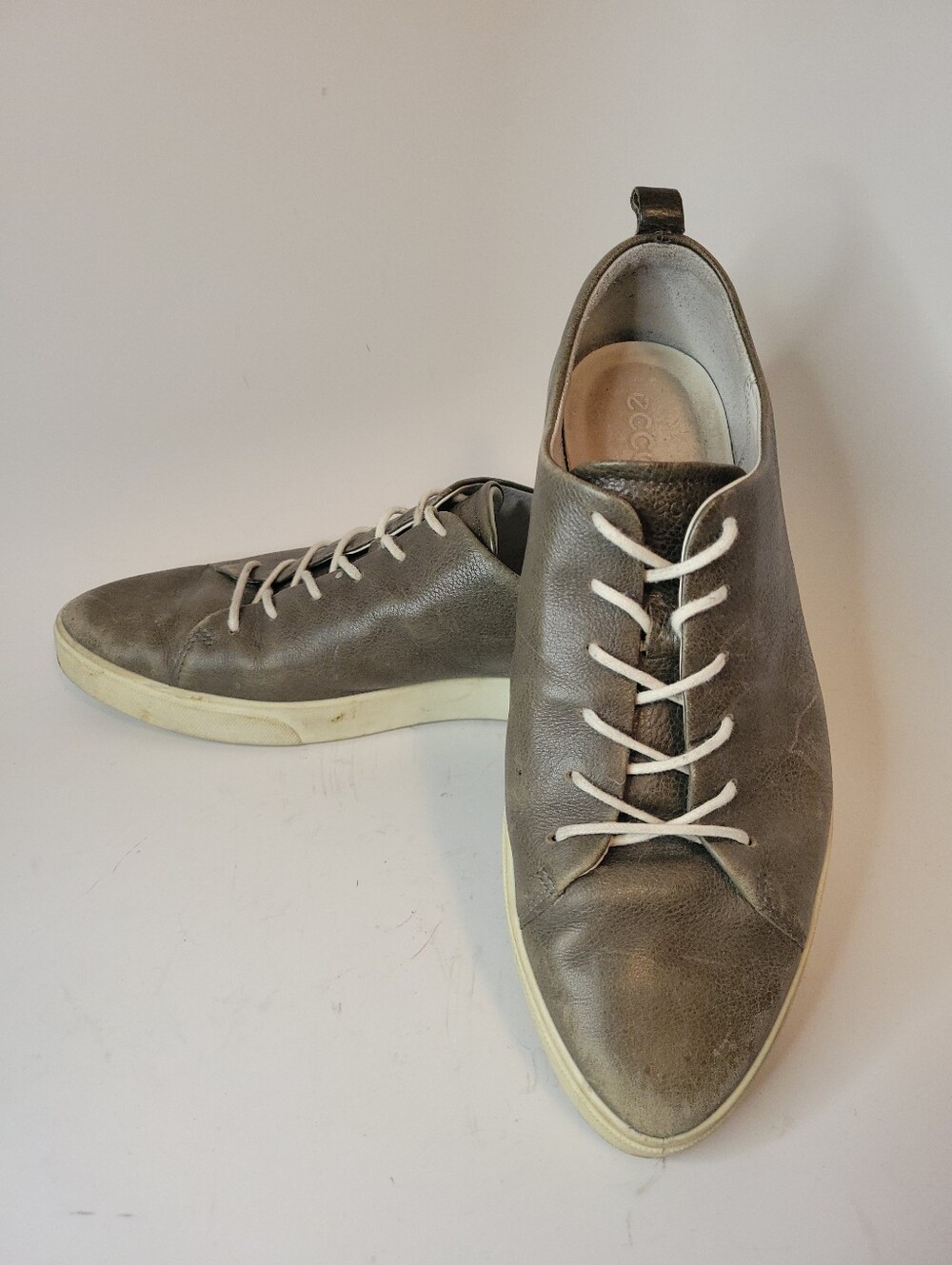 Ecco Olive Green Soft Leather Low-Profile Lace-Up Pointed Toe Shoes